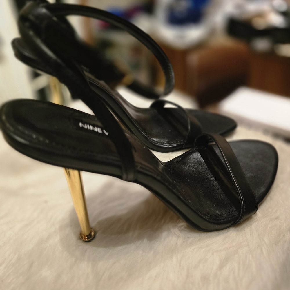 Nine West Black and Gold Women's Heels - Picture 6 of 9